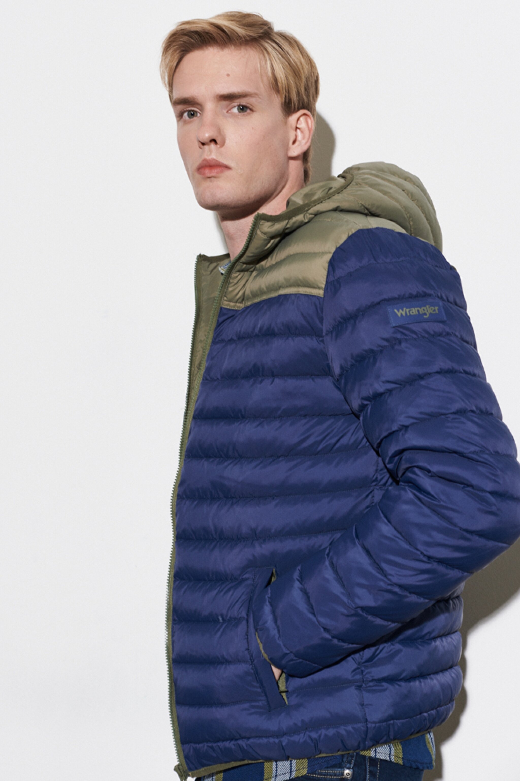 Regular Fit Normal Kesim Kapüşonlu Tam Fermuarlı Mavi Şişme Mont - Navy-W4B1WA114 (görsel 4)
