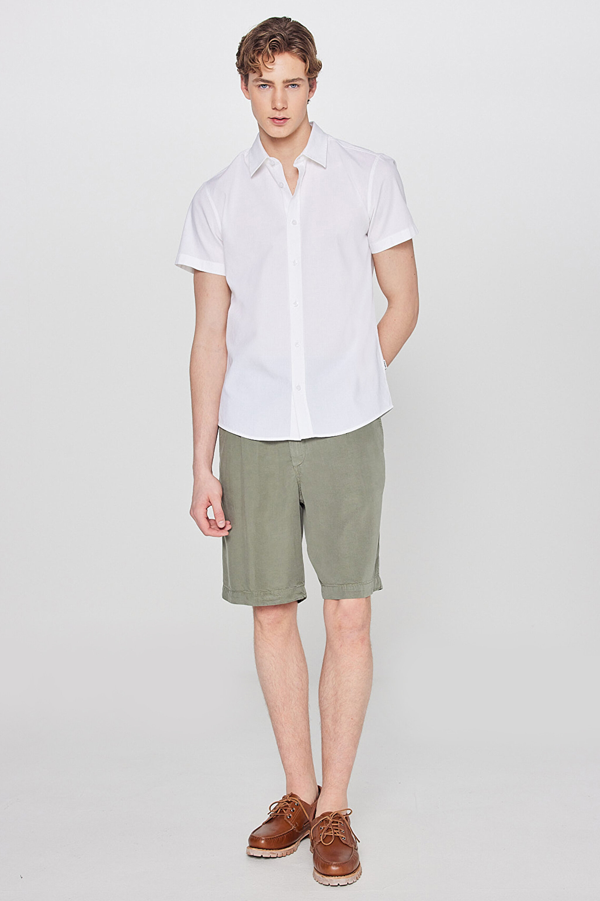 Pamuklu Regular Fit Normal Kesim Kısa Kollu Gömlek - Off White-W5931566102 (görsel 3)