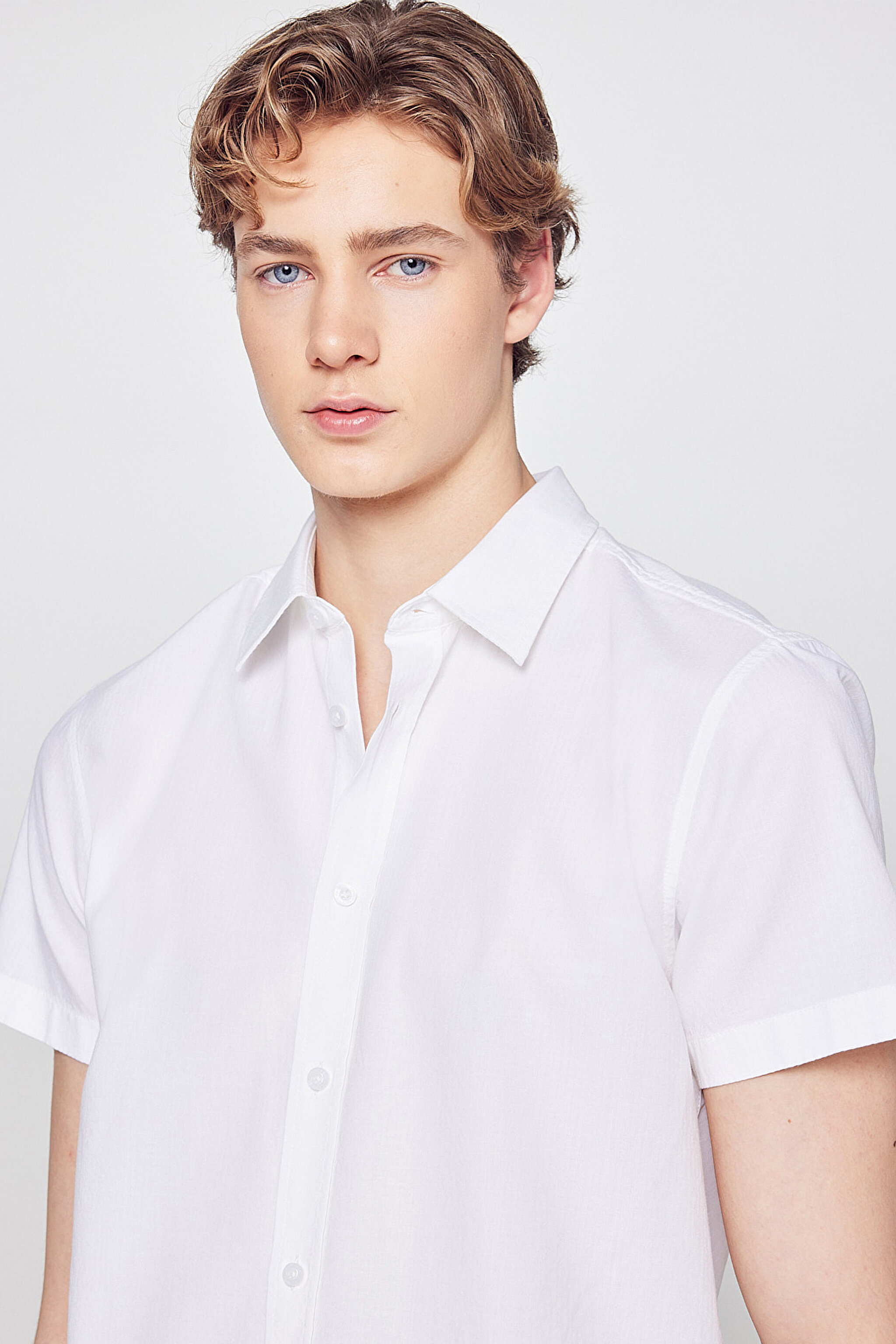 Pamuklu Regular Fit Normal Kesim Kısa Kollu Gömlek - Off White-W5931566102 (görsel 4)