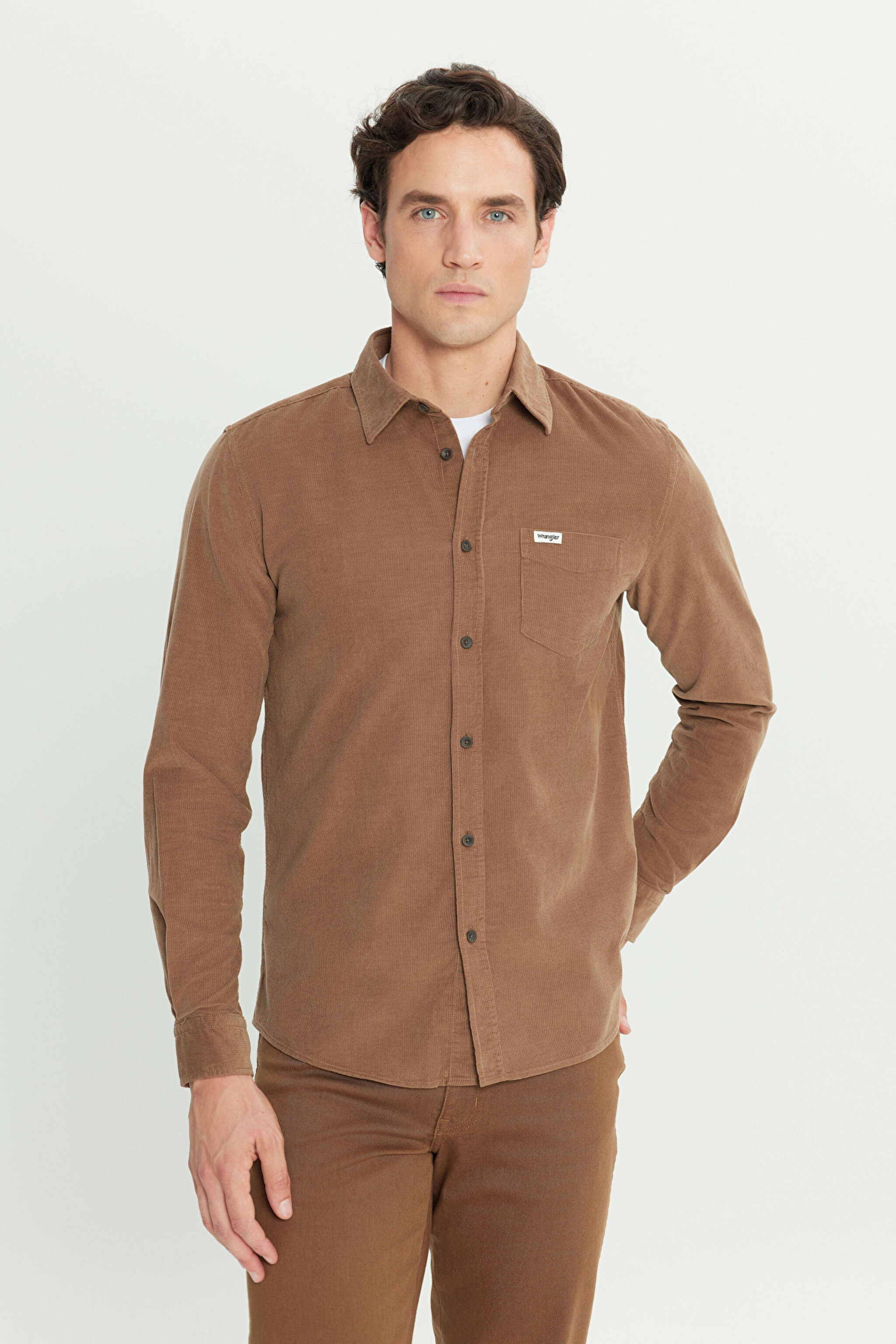 Regular Fit Normal Kesim Cep Detaylı  Deve Tüyü Rengi Kadife Gömlek