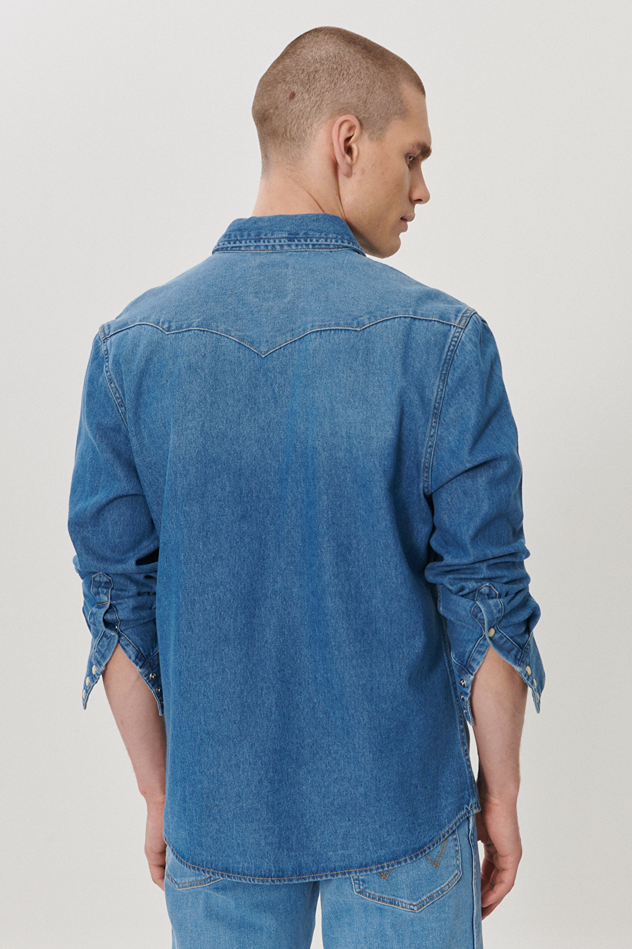 Slim Fit Dar Kesim Denim Gömlek - Mid Blue-W5MSLW922 (görsel 4)