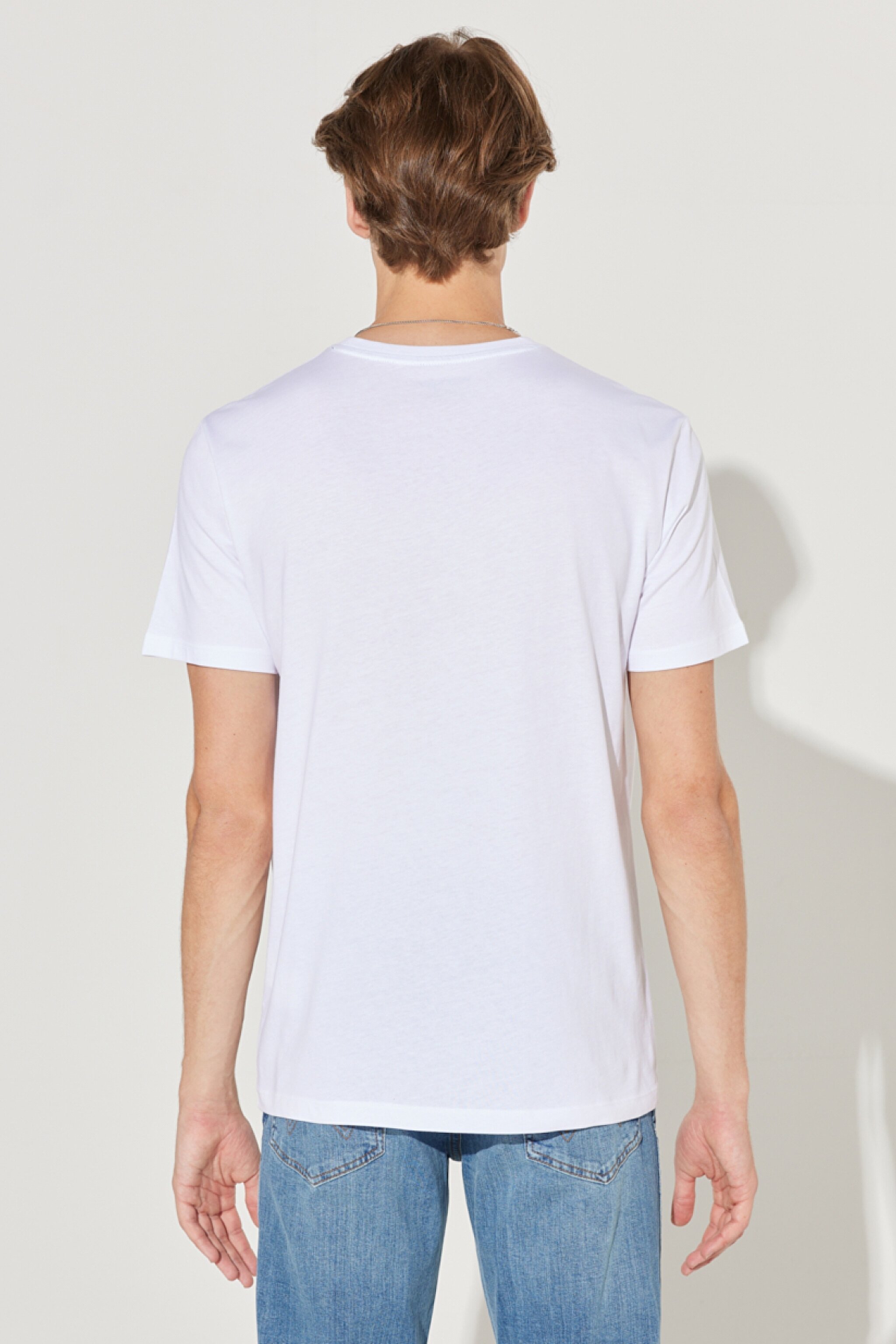 Regular Fit Normal Kesim Sıfır Yaka %100 Pamuk Logolu Tişört - White-W7C07D312 (görsel 6)