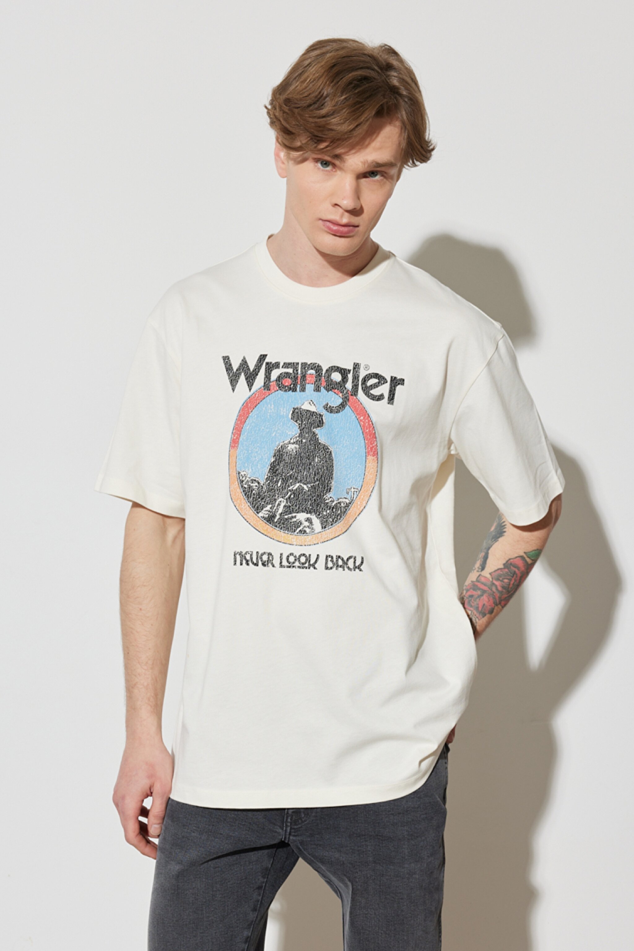 Regular Fit Normal Kesim %100 Pamuk Bisiklet Yaka Kırık Beyaz Tişört - Off White-W7CBEE737 (görsel 2)