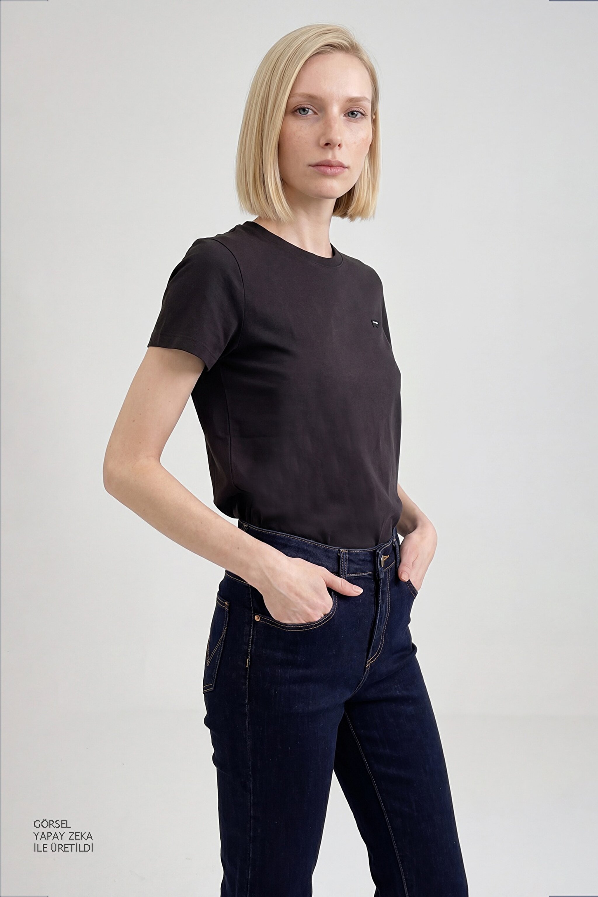 %100 Pamuk Regular Fit Normal Kesim Bisiklet Yaka Patch Logo Siyah Tişört - Black-W7Q05920936