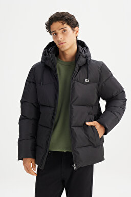Sıcak Tutan Regular Fit Normal Kesim Kapüşonlu Şişme Mont - Black-CHL88BNY001