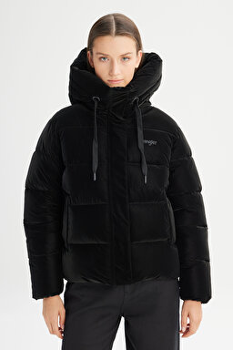 Regular Fit Normal Kesim Dik Yaka Kapüşonlu Siyah Şişme Mont - Black-CHW232170001