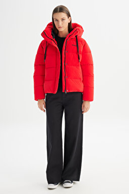 Regular Fit Normal Kesim Dik Yaka Kapüşonlu Kırmızı Şişme Mont - Red-CHW232170600 (görsel 2)