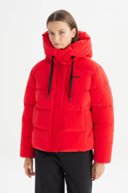 Regular Fit Normal Kesim Dik Yaka Kapüşonlu Kırmızı Şişme Mont - Red-CHW232170600 (görsel 3)