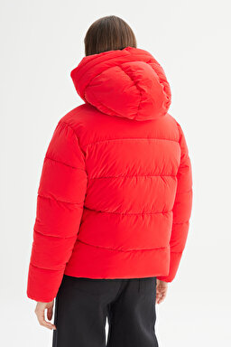 Regular Fit Normal Kesim Dik Yaka Kapüşonlu Kırmızı Şişme Mont - Red-CHW232170600 (görsel 6)