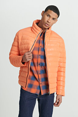 Regular Fit Normal Kesim Dik Yaka Turuncu Şişme Mont - Orange-L222378700 (görsel 2)