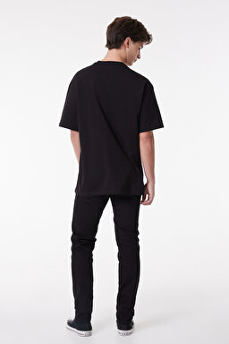 Regular Fit Rahat Kesim %100 Pamuk Bisiklet Yaka Kısa Kollu Tişört - Black-L222610001 (görsel 4)