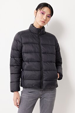 Regular Fit Normal Kesim Dik Yaka Siyah Şişme Mont - Black-L222714001