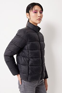 Regular Fit Normal Kesim Dik Yaka Siyah Şişme Mont - Black-L222714001 (görsel 2)