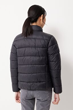 Regular Fit Normal Kesim Dik Yaka Siyah Şişme Mont - Black-L222714001 (görsel 5)