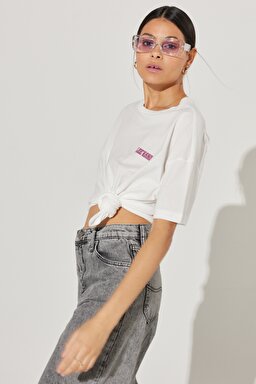 Loose Fit Rahat Kesim %100 Pamuk Bisiklet Yaka Kırık Beyaz Tişört - Off White-L231266102 (görsel 3)