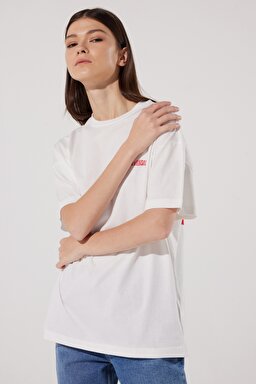 Loose Fit Rahat Kesim %100 Pamuk Bisiklet Yaka Kırık Beyaz Tişört - Off White-L231273102 (görsel 2)