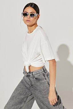 Loose Fit Rahat Kesim Bisiklet Yaka %100 Pamuk Kırık Beyaz Tişört - Off White-L231308102 (görsel 3)
