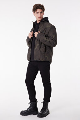 Regular Fit Normal Kesim Dik Yaka Haki Kapitone Ceket - Green Camo-L232140310
