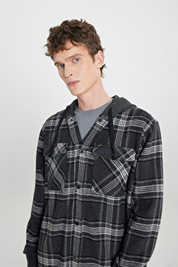 Loose Fit Rahat Kesim Kapüşonlu Şardonlu Siyah Uzun Kollu Gömlek - Black-L232151001 (görsel 2)