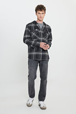 Loose Fit Rahat Kesim Kapüşonlu Şardonlu Siyah Uzun Kollu Gömlek - Black-L232151001 (görsel 3)