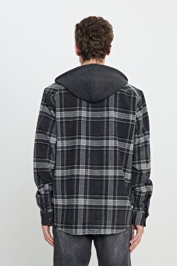 Loose Fit Rahat Kesim Kapüşonlu Şardonlu Siyah Uzun Kollu Gömlek - Black-L232151001 (görsel 5)