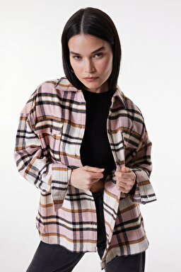 Oversize Fit Geniş Kesim Ekose Krem Pembe Şardonlu Uzun Kollu Gömlek - Multi-L232179900 (görsel 3)