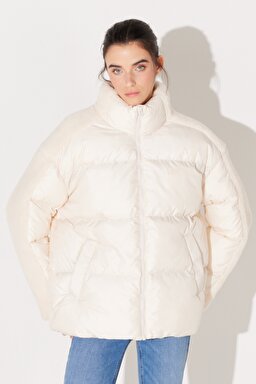 Loose Fit Rahat Kesim Dik Yaka Sherpa Detaylı Bej Mont - Beige-L232194614
