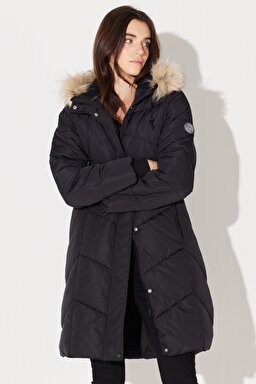 Regular Fit Normal Kesim Kapüşonlu Siyah Uzun Şişme Mont - Black-L232223001 (görsel 2)