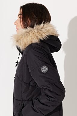 Regular Fit Normal Kesim Kapüşonlu Siyah Uzun Şişme Mont - Black-L232223001 (görsel 5)