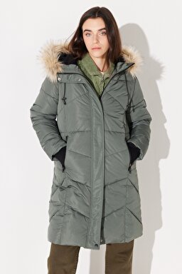 Regular Fit Normal Kesim Kapüşonlu Uzun Haki Şişme Mont - Khaki-L232223801
