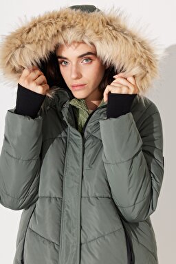 Regular Fit Normal Kesim Kapüşonlu Uzun Haki Şişme Mont - Khaki-L232223801 (görsel 3)