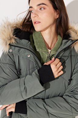 Regular Fit Normal Kesim Kapüşonlu Uzun Haki Şişme Mont - Khaki-L232223801 (görsel 4)