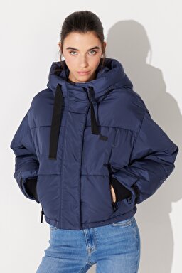 Regular Fit Normal Kesim Kapüşonlu Dik Yaka Lacivert Şişme Mont - Blue-L232233400 (görsel 2)