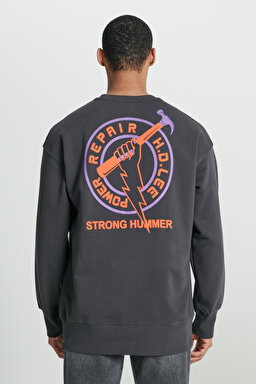 Loose Fit Rahat Kesim Bisiklet Yaka İçi Polarlı Sırt Baskılı Antrasit Sweatshirt - Anthracite-L232282003 (görsel 2)