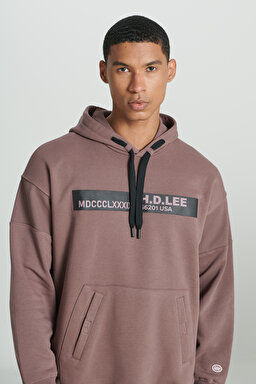Loose Fit Rahat Kesim Kapüşonlu İçi Polarlı Sırt Baskılı Kahverengi Sweatshirt - Taupe-L232283640