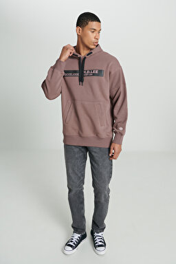 Loose Fit Rahat Kesim Kapüşonlu İçi Polarlı Sırt Baskılı Kahverengi Sweatshirt - Taupe-L232283640 (görsel 5)
