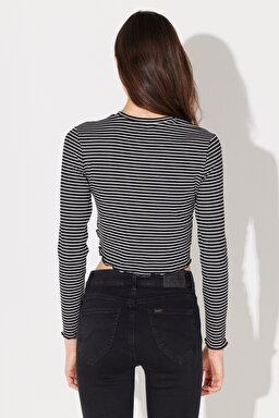 Slim Fit Dar Kesim Bisiklet Yaka Siyah Beyaz Çizgili Crop Uzun Kollu Tişört - Black-L232319001 (görsel 5)