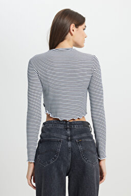 Slim Fit Dar Kesim Bisiklet Yaka Beyaz Uzun Kollu Tişört - White-L232319100 (görsel 6)
