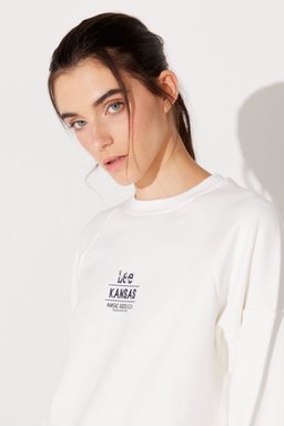Oversize Fit Geniş Kesim Bisiklet Yaka Şardonlu Kırık Beyaz Sweatshirt - Off White-L232344102 (görsel 4)