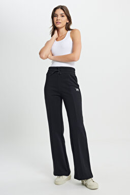 Loose Fit Rahat Kesim Normal Bel Geniş Paça Şardonlu Siyah Sweatpant - Black-L232363001