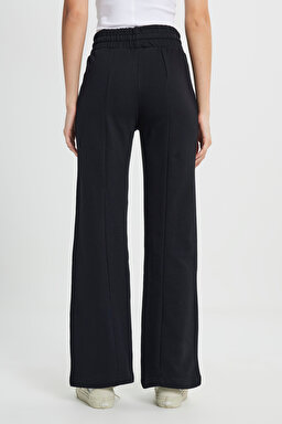 Loose Fit Rahat Kesim Normal Bel Geniş Paça Şardonlu Siyah Sweatpant - Black-L232363001 (görsel 4)