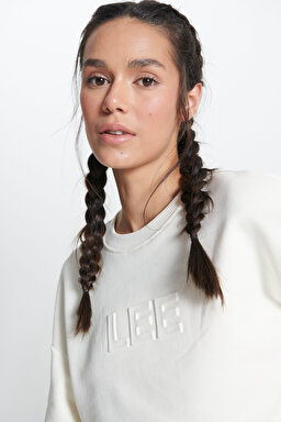 Bisiklet Yaka %100 Pamuk Ekru Crop Sweatshirt - Ecru-L241261NQ (görsel 4)