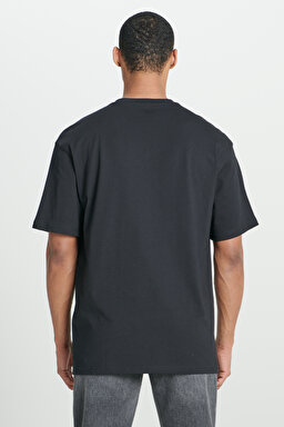 Loose Fit Rahat Kesim Bisiklet Yaka %100 Pamuk Siyah Tişört - Black-L241331001 (görsel 5)