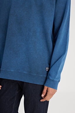 Loose Fit Rahat Kesim Bisiklet Yaka %100 Pamuk İndigo Sweatshirt - İndigo-L241469TF (görsel 4)