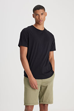 Regular Fit Normal Kesim Bisiklet Yaka %100 Pamuk Siyah Tişört - Black-L241570001