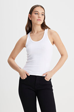 Slim Fit Dar Kesim Beyaz Tişört - White-L241615100