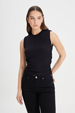 Slim Fit Dar Kesim Bisiklet Yaka Siyah Tişört - Black-L241628001 (görsel 4)