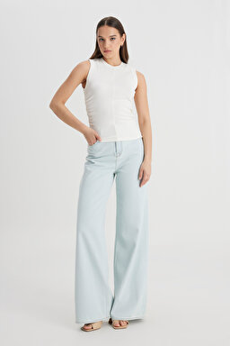 Slim Fit Dar Kesim Bisiklet Yaka Kırık Beyaz Tişört - Off White-L241628102 (görsel 3)