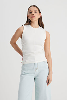 Slim Fit Dar Kesim Bisiklet Yaka Kırık Beyaz Tişört - Off White-L241628102 (görsel 4)