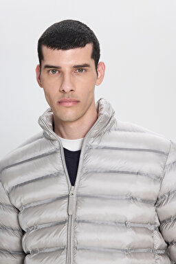 Regular Fit Normal Kesim Dik Yaka Fermuarlı Gri Bej Şişme Mont - Beige-L242028614 (görsel 3)